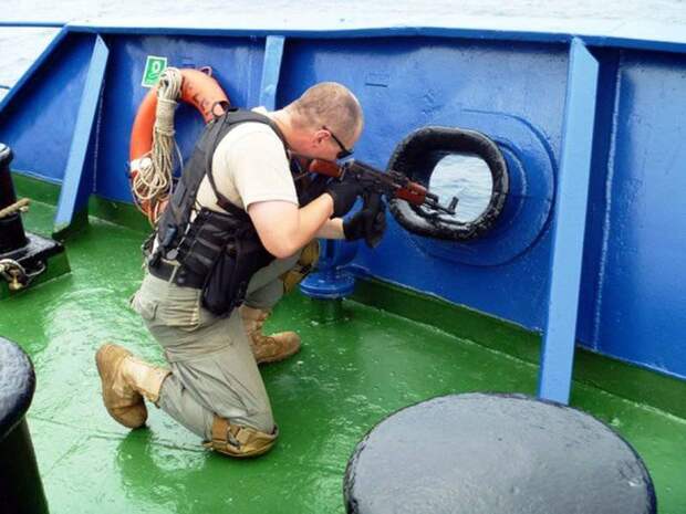 Только огневые группы на каждом танкере защитят российский «теневой» флот – Сорокин