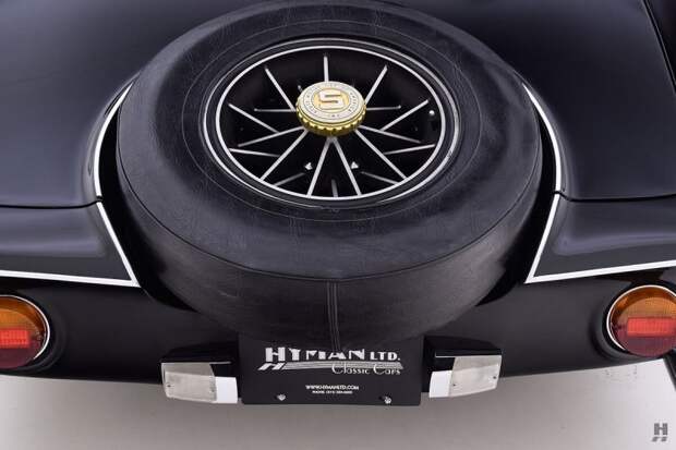 Чудовищно прекрасен: эпатажный и очень дорогой Stutz Blackhawk