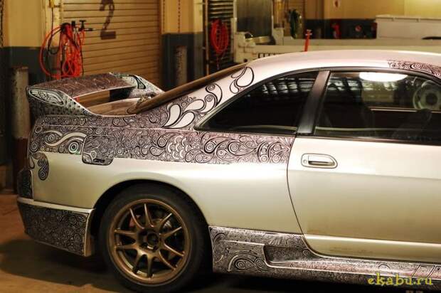 Удивительный способ покраски R33 Skyline GTR. Главное, что все делается полностью вручную.