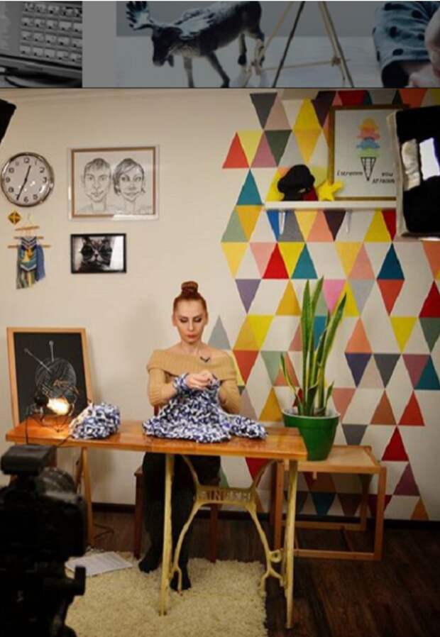 Столик, переделанный из ножек под швейную машинку – неизменный атрибут проводимых мастер-классов Оксаны. | Фото: instagram.com/ oksanamatyash. 