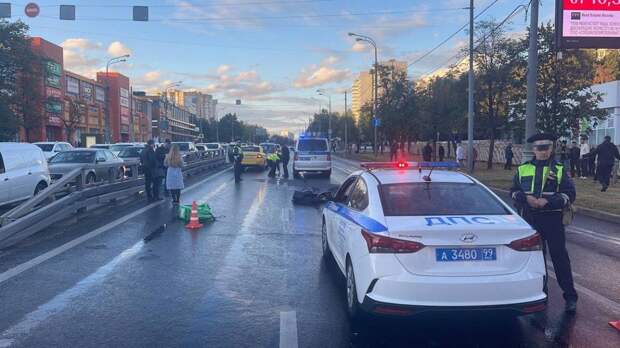 Таксист насмерть сбил мужчину на моноколесе на юго-западе Москвы