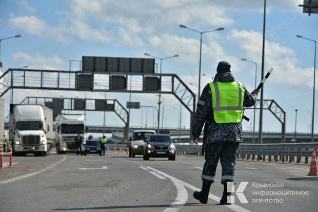 94 авто стоят в очереди на Крымский мост со стороны Тамани