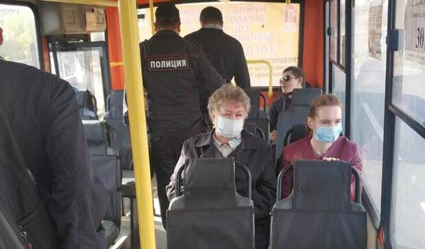 Только около 20% нижегородцев не надевают маски в общественном транспорте