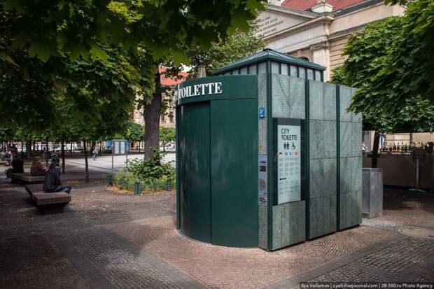 Уличные туалеты в разных городах мира города, путешествия, туалеты