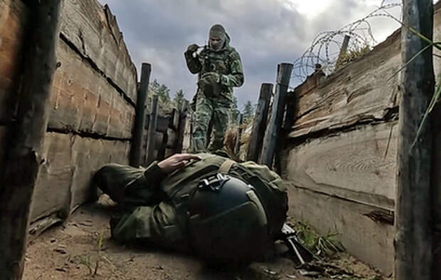 Рискуя жизнью: сержант Маслобойщиков под огнем противника спас десяток сослуживцев