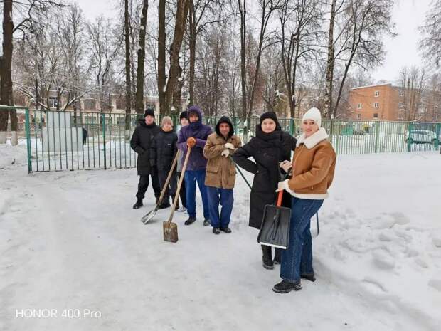 Жители Тульской области вышли на снежный субботник