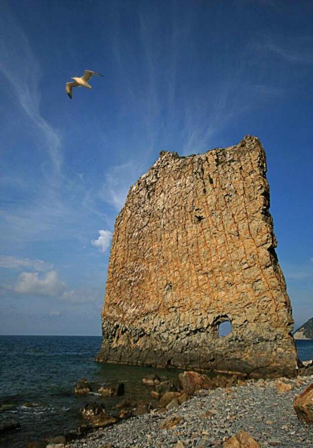 rocks04 Самые красивые и необычные морские скалы