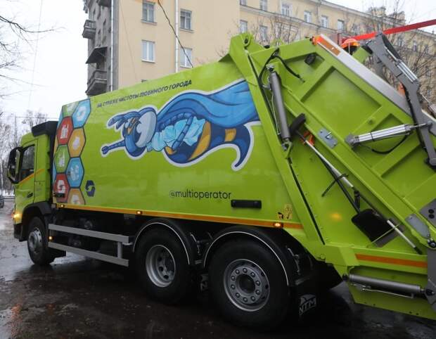 В Петербурге построили первый в России мобильный мойщик для мусорных контейнеров