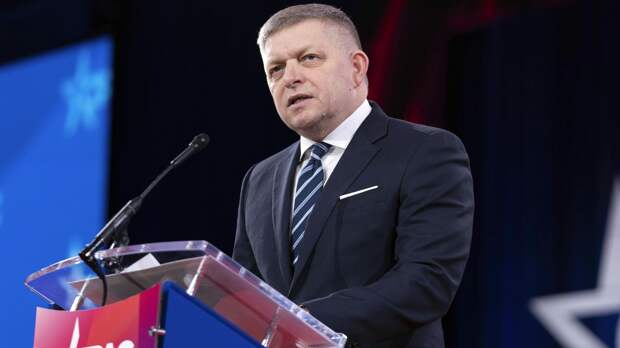 "Встают на колени". Заявление Фицо про Россию повергло Брюссель в истерику