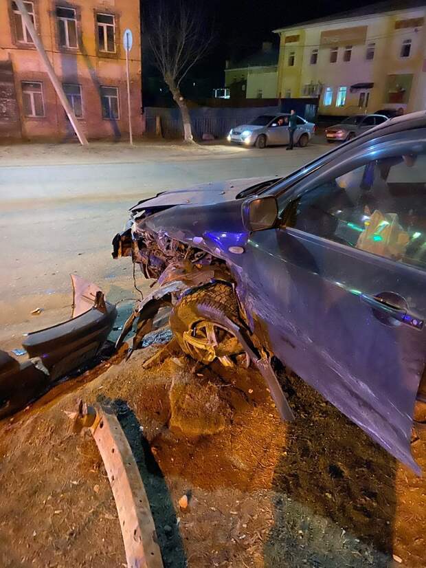 Стали известны подробности ДТП с  девушкой и столбом в Бежецке