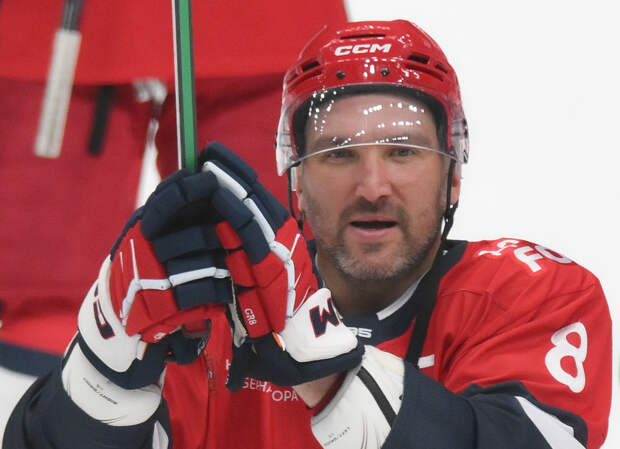 Третьяк высказал отношение к возможному продолжению карьеры Овечкина в НХЛ