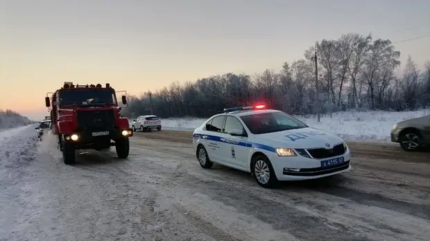 Три человека погибли в результате столкновения трёх автомобилей в Самарской области