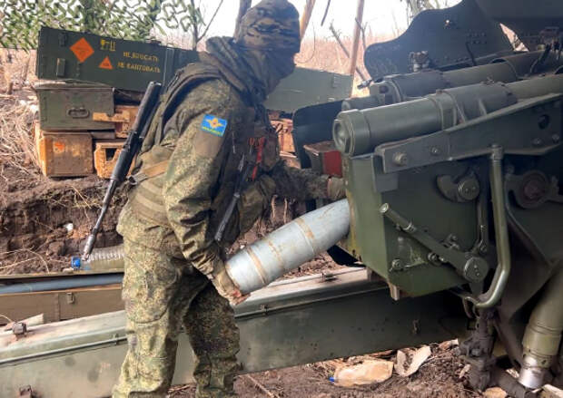 Артиллеристы Тульского соединения ВДВ выполняют огневые задачи по подавлению артбатарей и пунктов управления ВСУ в районе Соледара