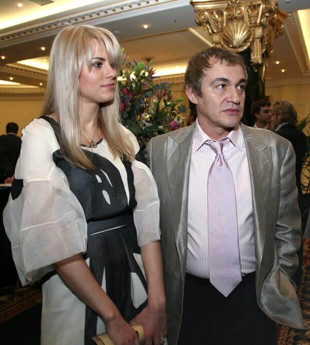 Дибров со своей третьей женой — 23 летней Александрой Шевченко