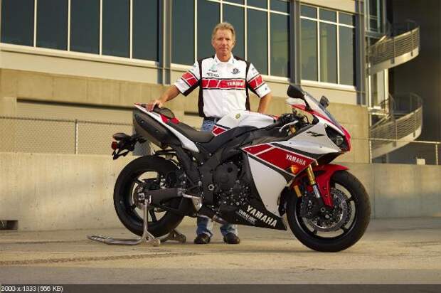 Фотографии спортбайка Yamaha YZF-R1 2012