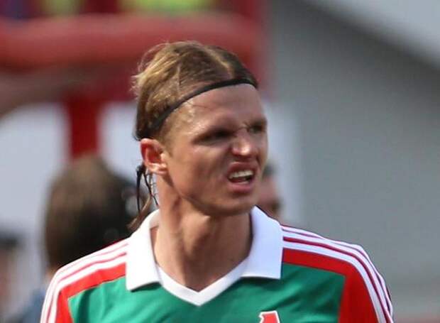 Пользователи Сети намекнули жене Тарасова на измены футболиста: Новости