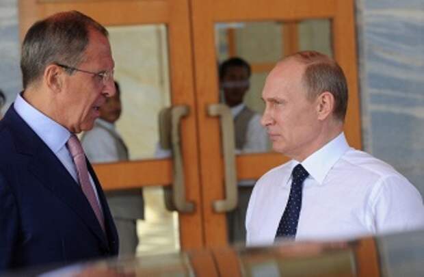 Сергей Лавров и Владимир Путин во время саммита АТЭС
