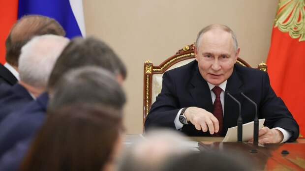 Путин продлил пилотный проект по переходу на новую систему высшего образования