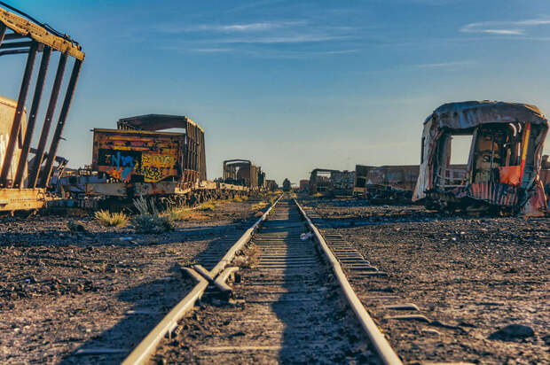 Кладбище старых поездов в Боливии