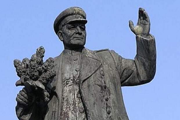 Польша снесла 445 памятников советским освободителям из 561