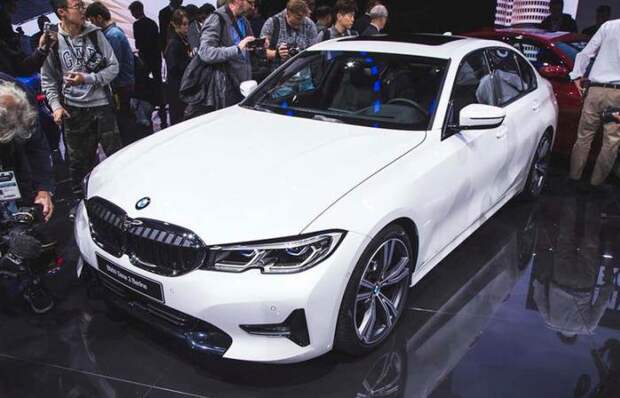 Внешний вид новой «тройки» BMW держался в секрете до последнего момента. | Фото: autocar.co.uk.