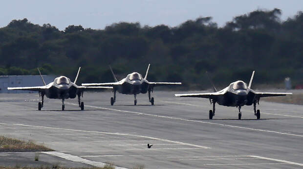 США перебросили в Японию эскадрилью истребителей F-35B