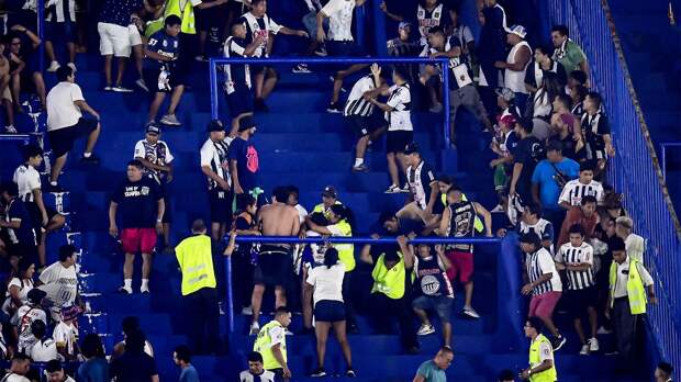 Один человек погиб и 47 пострадали в результате давки на стадионе в Перу