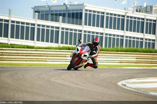 Фотографии спортбайка Yamaha YZF-R1 2012