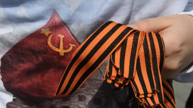 Георгиевской ленточке быть: Гагаузия в пику Кишиневу разрешила использование символа Победы