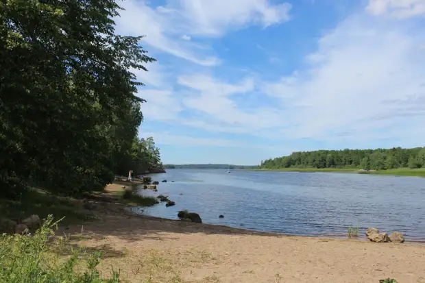 "Тянутся сосны в прозрачное небо, глыбы гранита заснули давно..." Парк Монрепо в Выборге