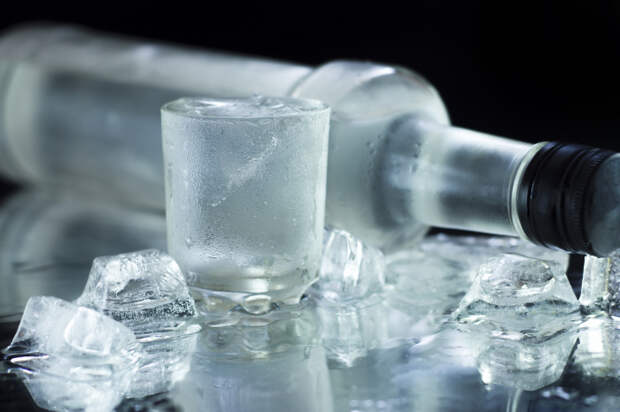 Для летних напитков самое замечательное средство — это лед с алкоголем. /Фото: img.anews.com