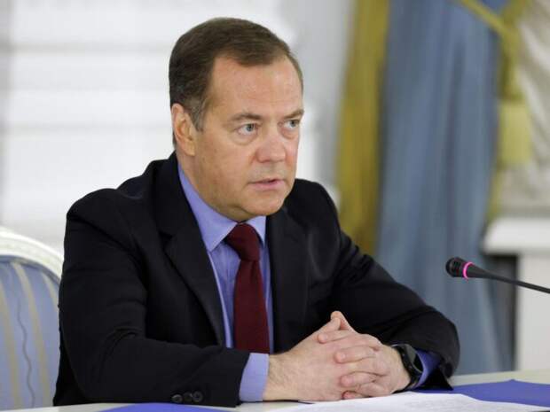 Медведев: СВО может привести к исчезновению Украины и ее разделу между Россией и Европой