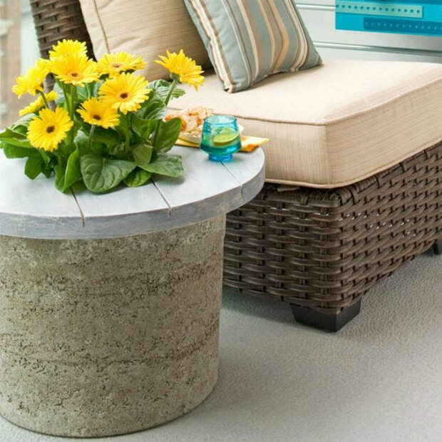 Столик из бетона. | Фото: Designmag.fr.
