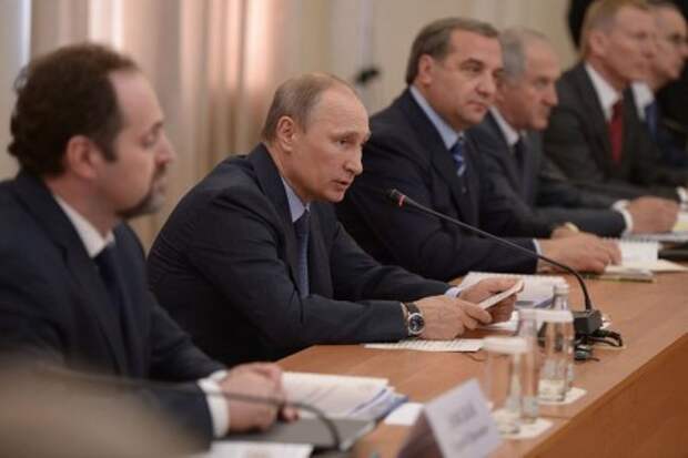 В. Путин на совещании по вопросу эффективного и безопасного освоения Арктики. Фото: Пресс-служба Президента РФ