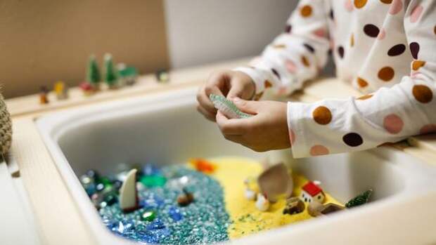 Сюжетные сенсорные коробки