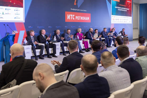 В Туле показали "умные" дороги и ИИ-решения: проекты представили компании и участники ИТ-конференции