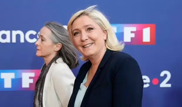 Марин Ле Пен пообещала запретить хиджабы в случае победы на президентских выборах