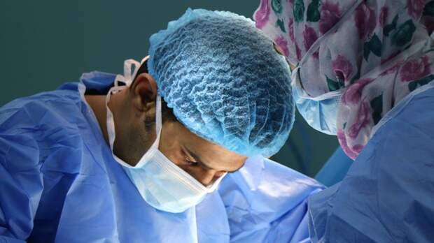 Пластический хирург Снигирь: в России растет спрос на уменьшение груди у мужчин