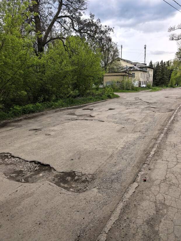 Путь с препятствиями по ул. Педагогическая, от Мирного рынка на Зелёном до ДК и