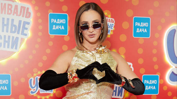 «Оля, позвони!» — Погребняк попросила от Бузовой объяснений о ее скорой свадьбе