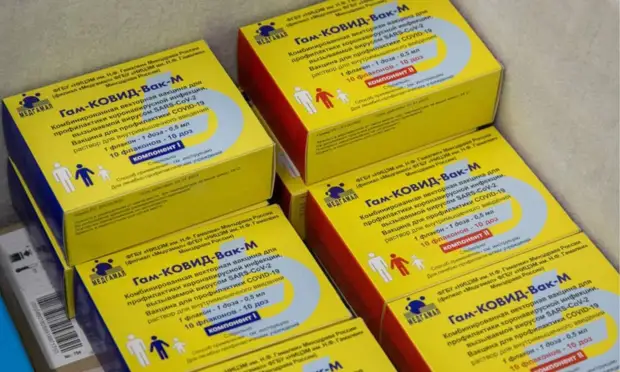 В Архангельской области от коронавируса привились около 400 подростков