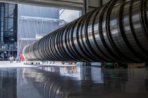 Гигантской ракете — гигантский топливопровод. SpaceX показала топливную магистраль, которая питает 33 двигателя Raptor