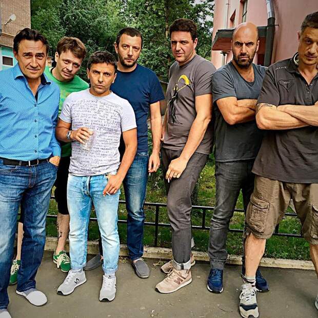 После ухода Любови Полищук ее сын, актер Алексей Макаров, пропал из виду: что с ним стало