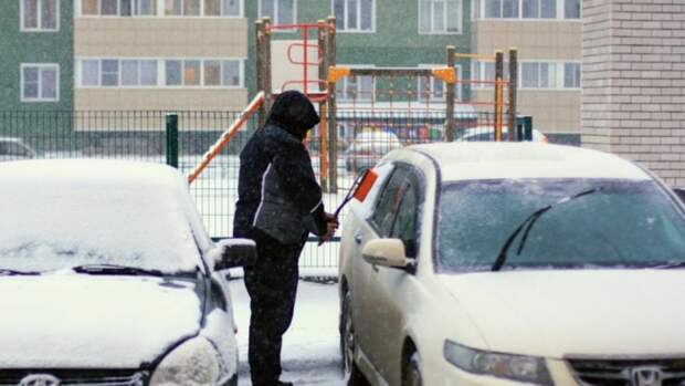 Автоэксперт посоветовал проверить тормоза и аккумулятор в автомобиле после зимнего простоя