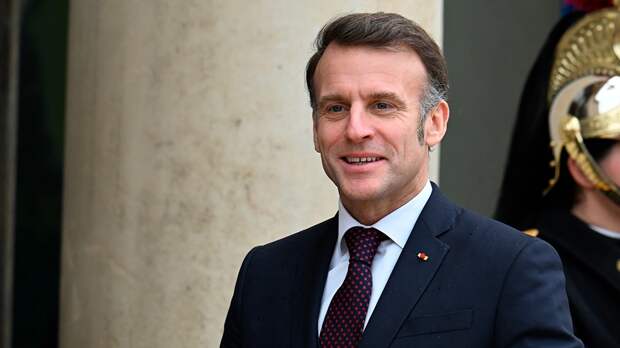 Макрон: Франция не будет участвовать в операциях по разблокировке Ормузского пролива