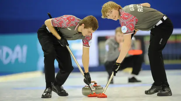 Горячий лёд: Россия встречается с США в первом матче мужского турнира по кёрлингу