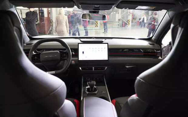 Кроссоверы известного в России бренда теперь могут управляться со смартфона