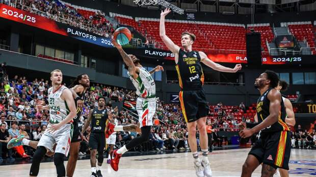 Российский баскетболист с действующим контрактом перешёл в команду университета США