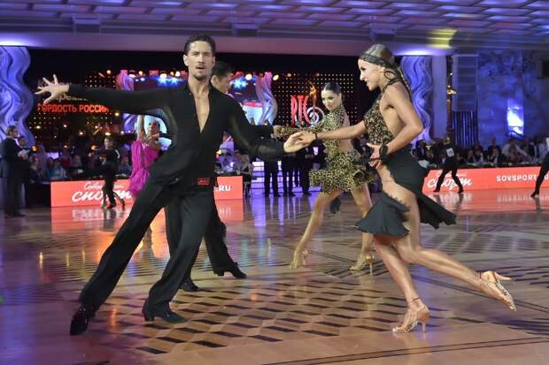 Михаил Попов и Анастасия Дубровская Фото: Олег Коныжев