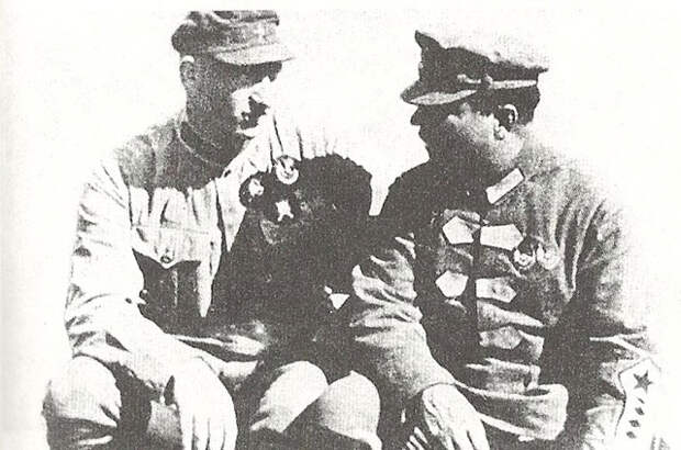 Михаил Ефремов и Климент Ворошилов. 1924 г.